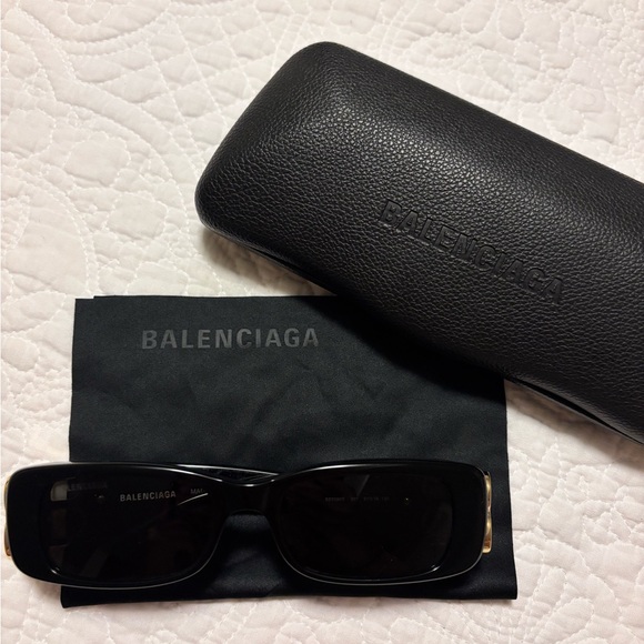 BALENCIAGA BLACK SUNGLASSES - Picture 1 of 6